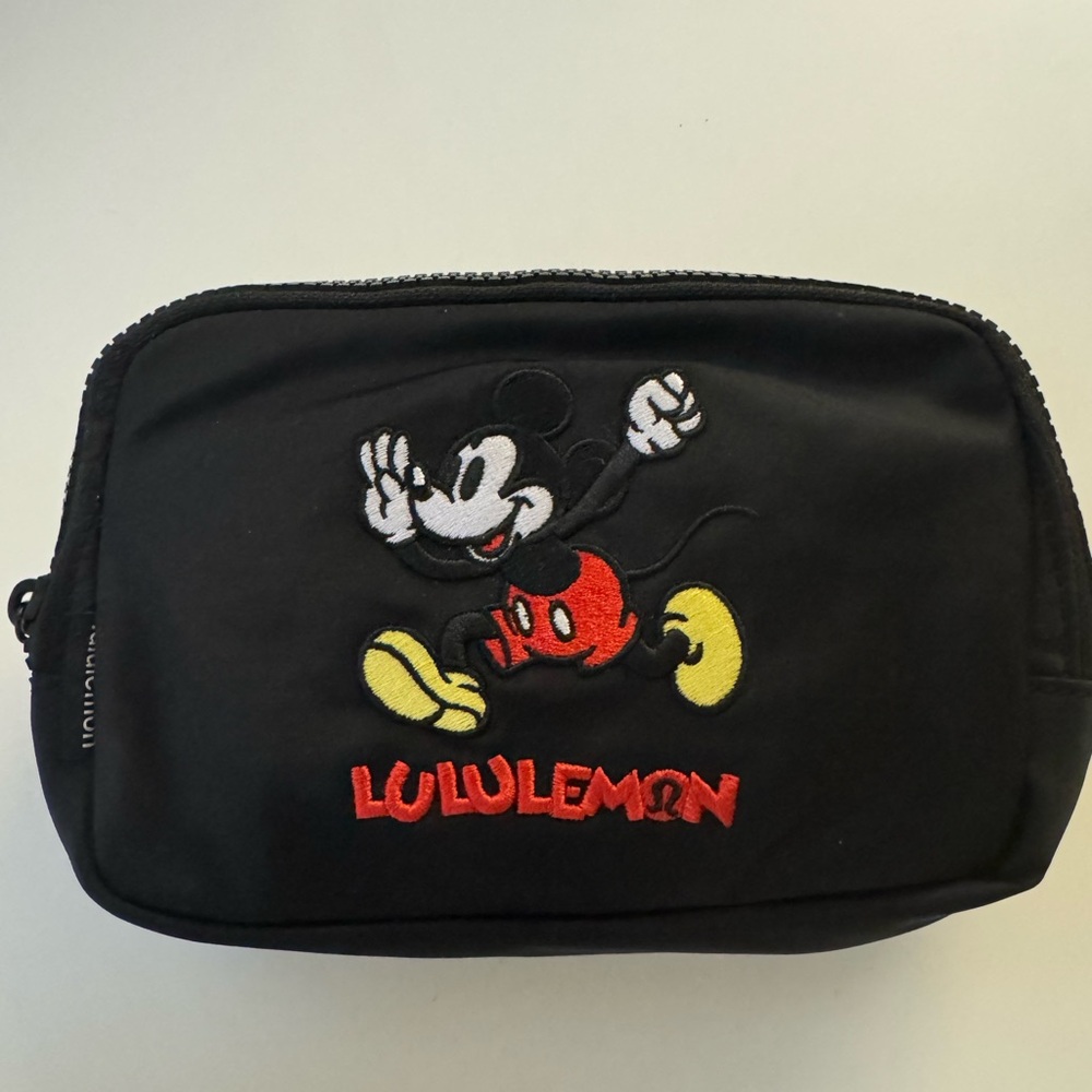 NWT Lululemon X Disney Everywhere Belt Bag black Crossbody Mickey Mouse
